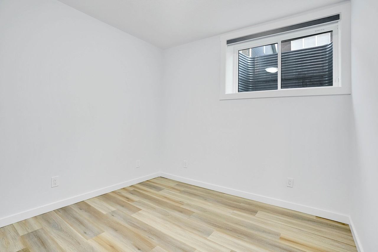 289 Ambleside Ave Nw - Photo 6 of 8