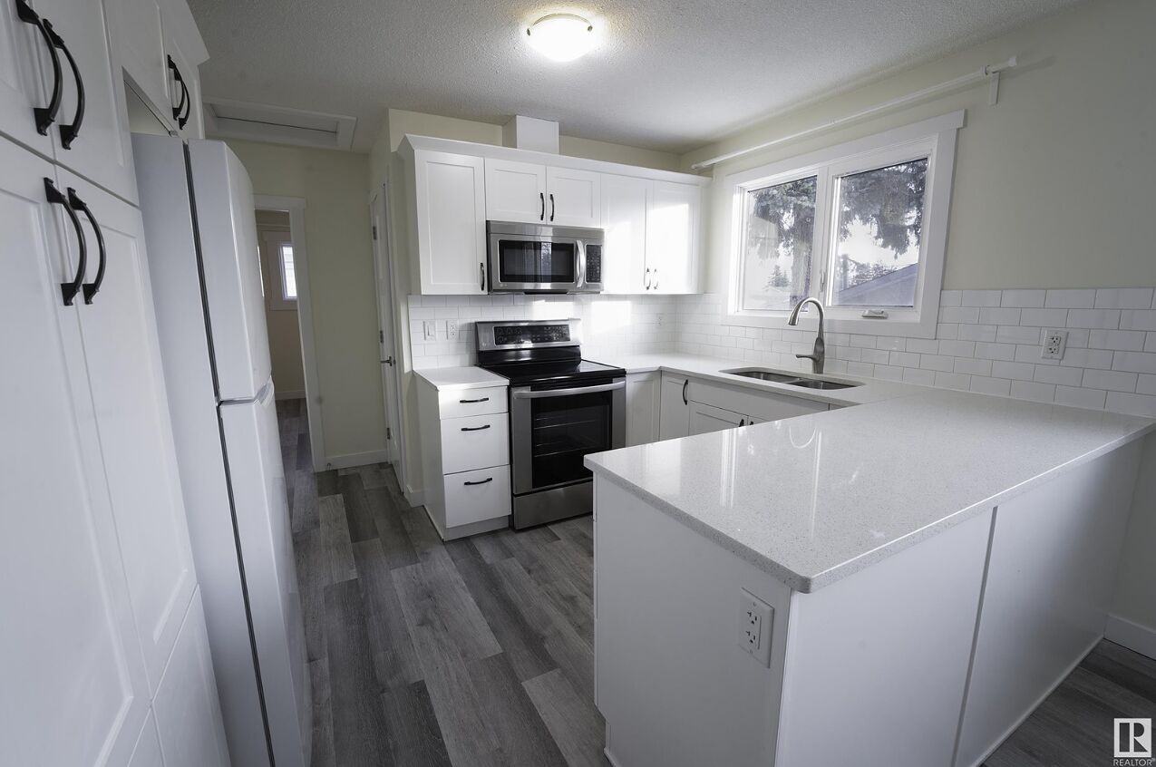 6727 136 Ave Nw - Photo 5 of 19