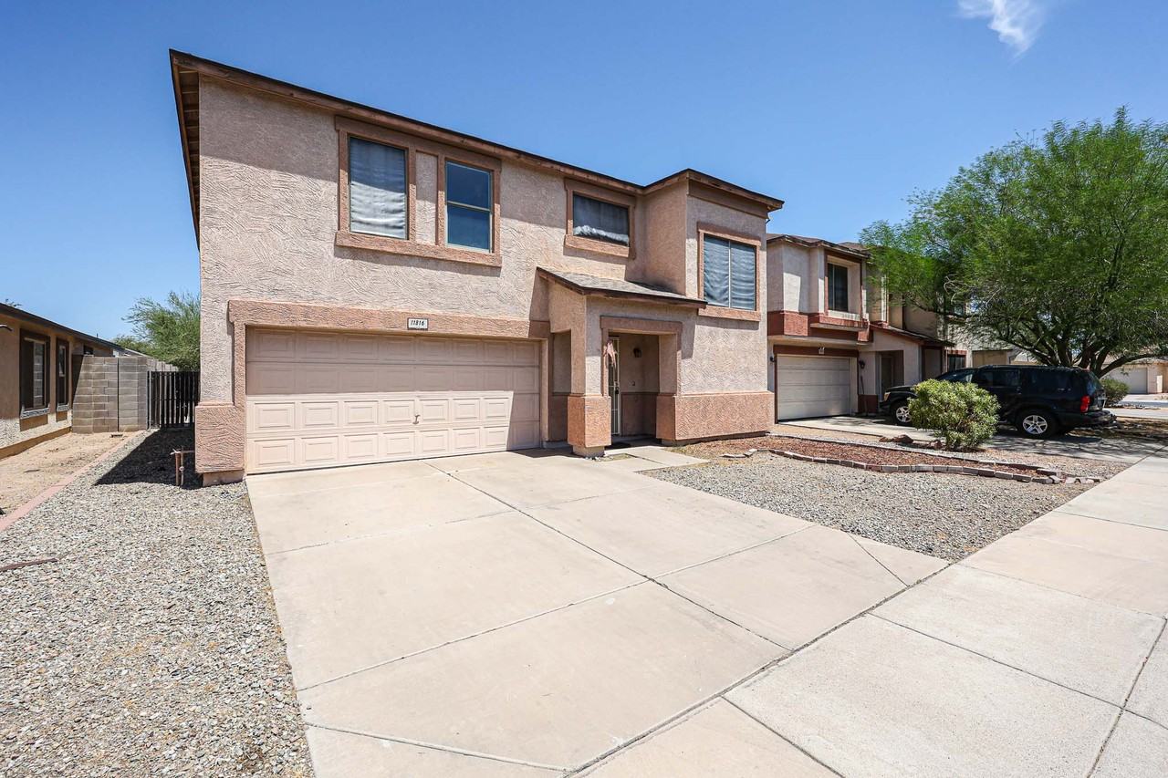 11816 W Rosewood Dr #1 - Photo 3 of 33
