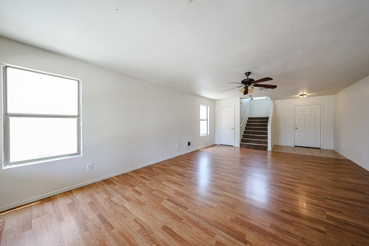 11816 W Rosewood Dr #1 - Photo 5 of 33