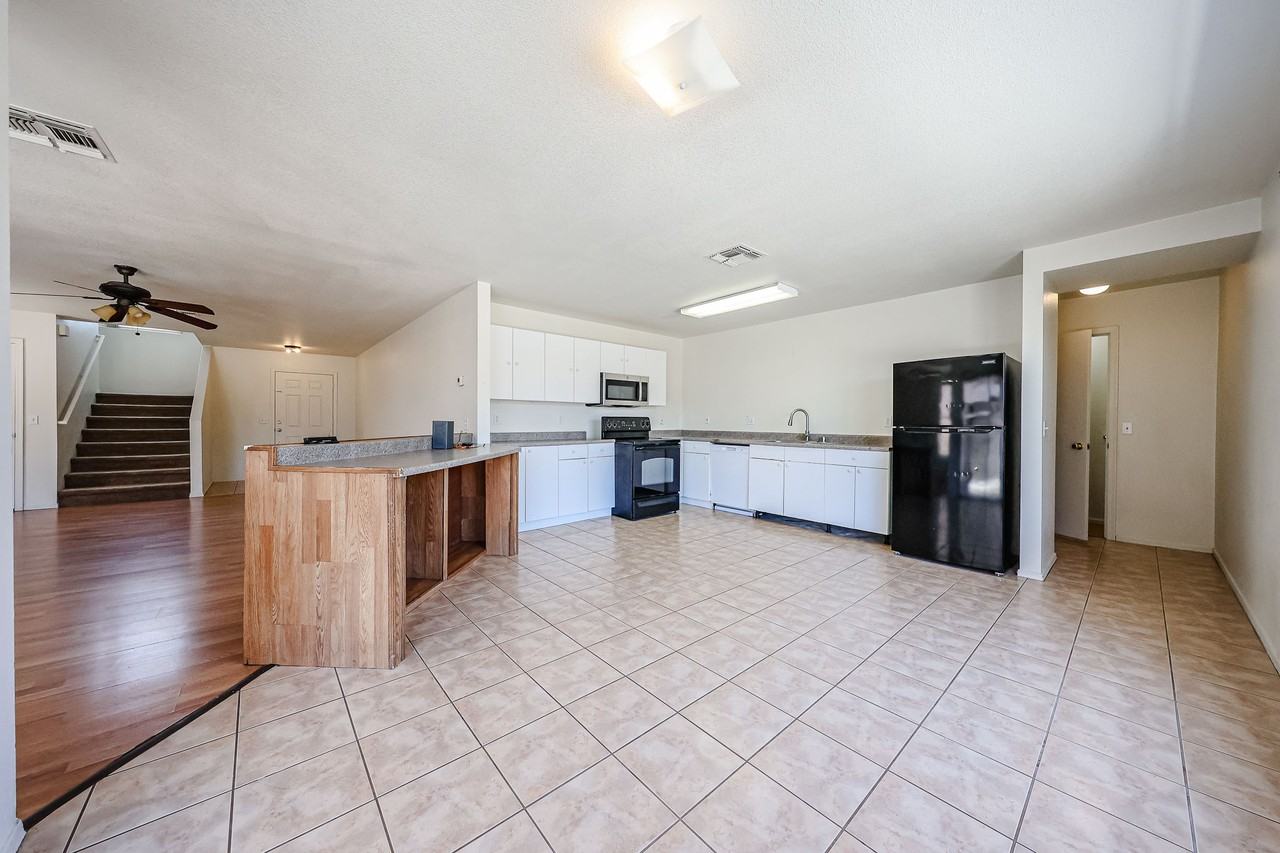 11816 W Rosewood Dr #1 - Photo 7 of 33