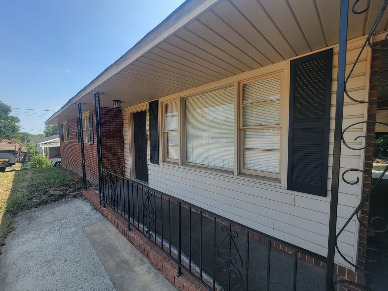 2614 Glenn Hills Dr - Photo 2 of 17
