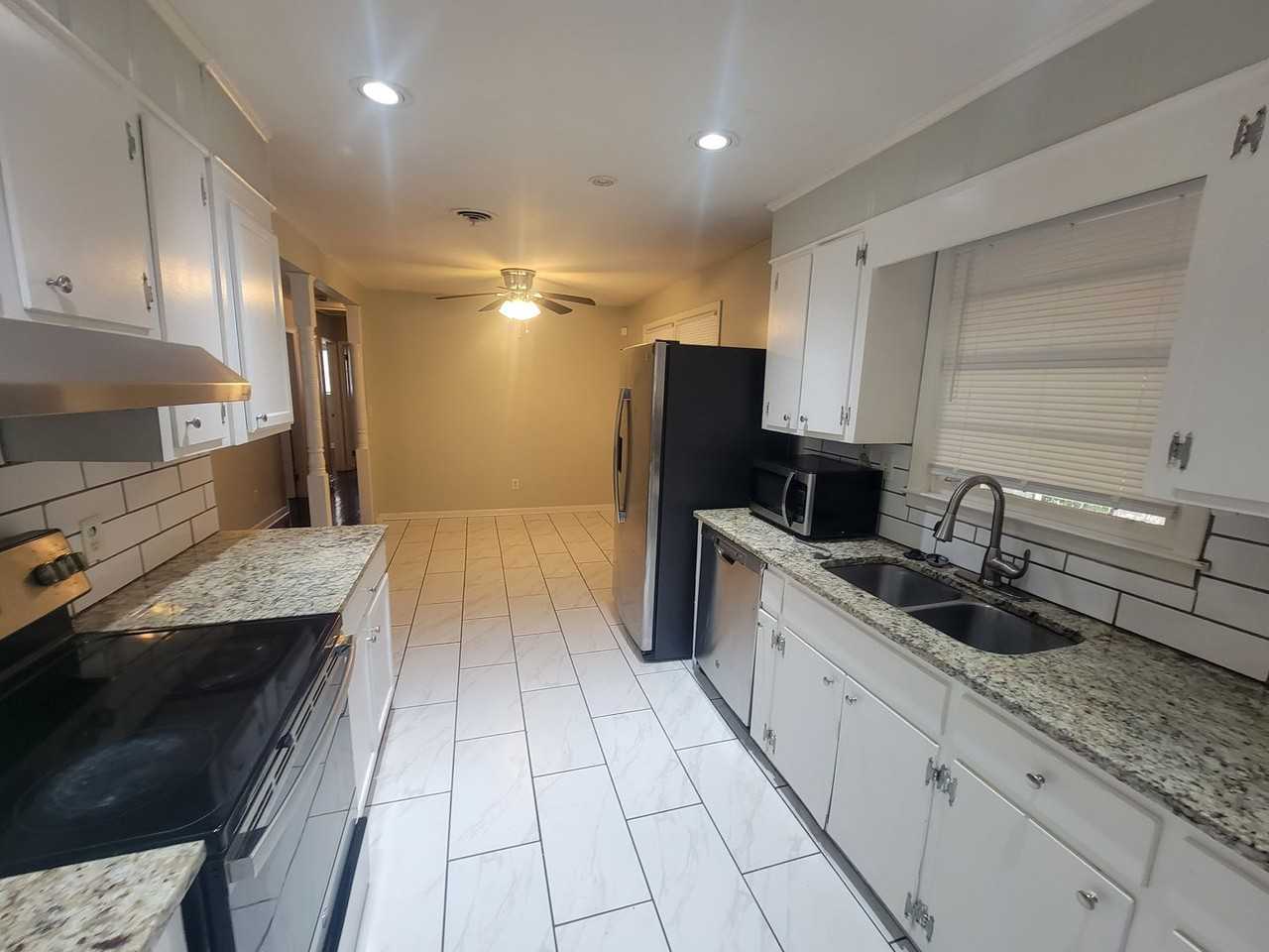 2614 Glenn Hills Dr - Photo 5 of 17