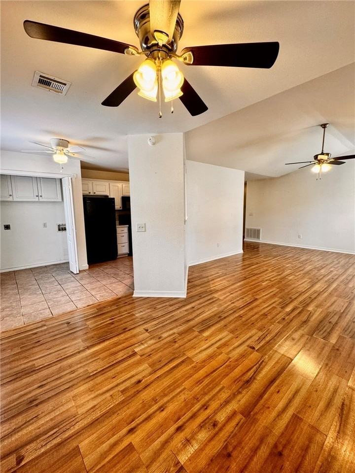 659 Frances Dr - Photo 4 of 23