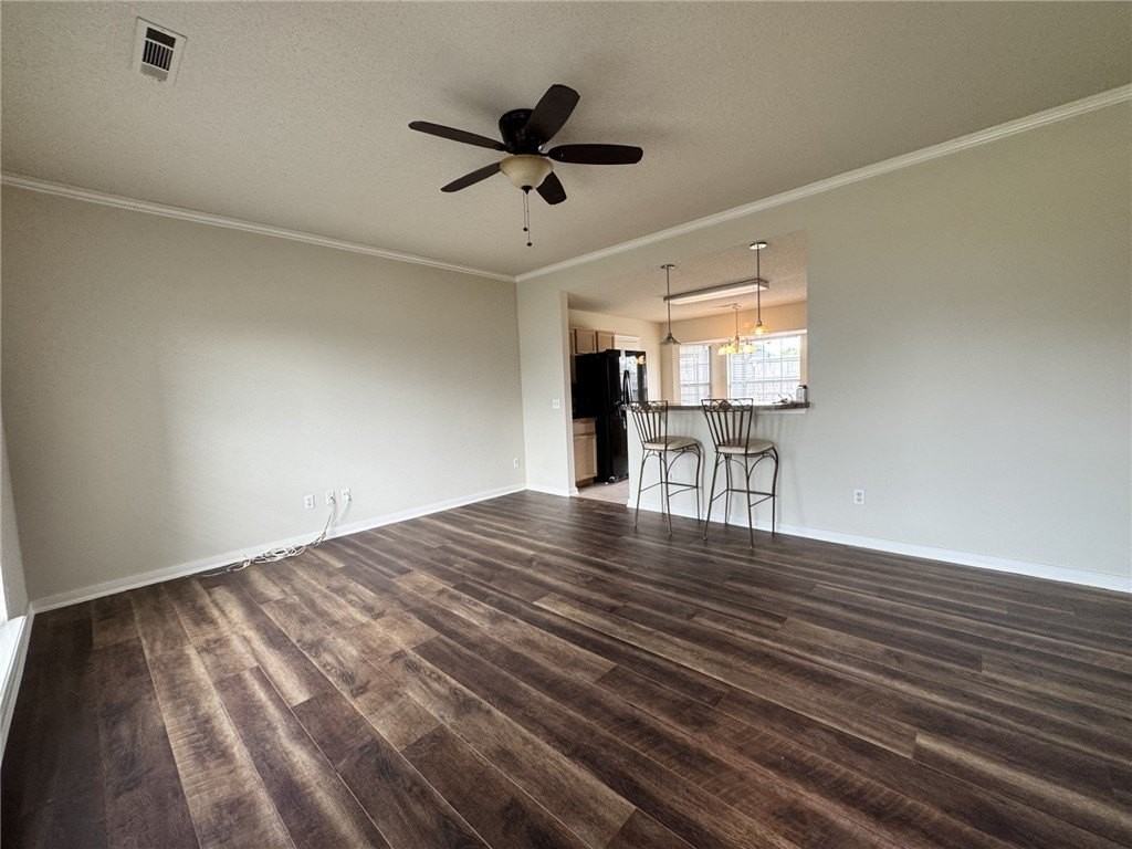 608 Barbara Ave - Photo 5 of 22