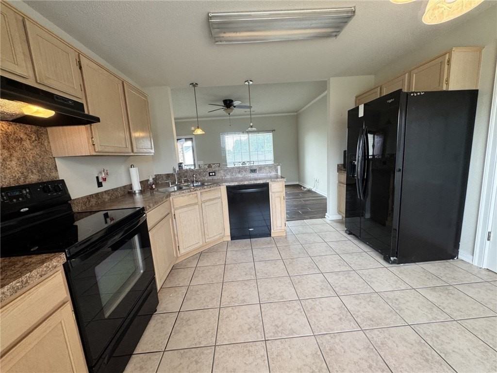 608 Barbara Ave - Photo 6 of 22