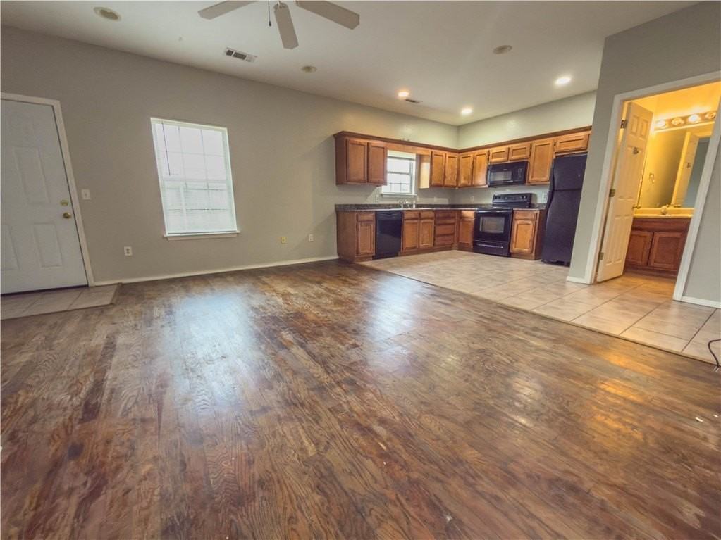 3207 Sw Amberwood Ave #2 - Photo 2 of 11