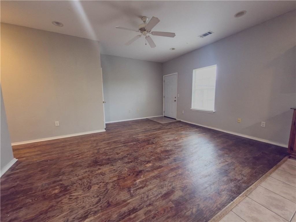 3207 Sw Amberwood Ave #2 - Photo 4 of 11