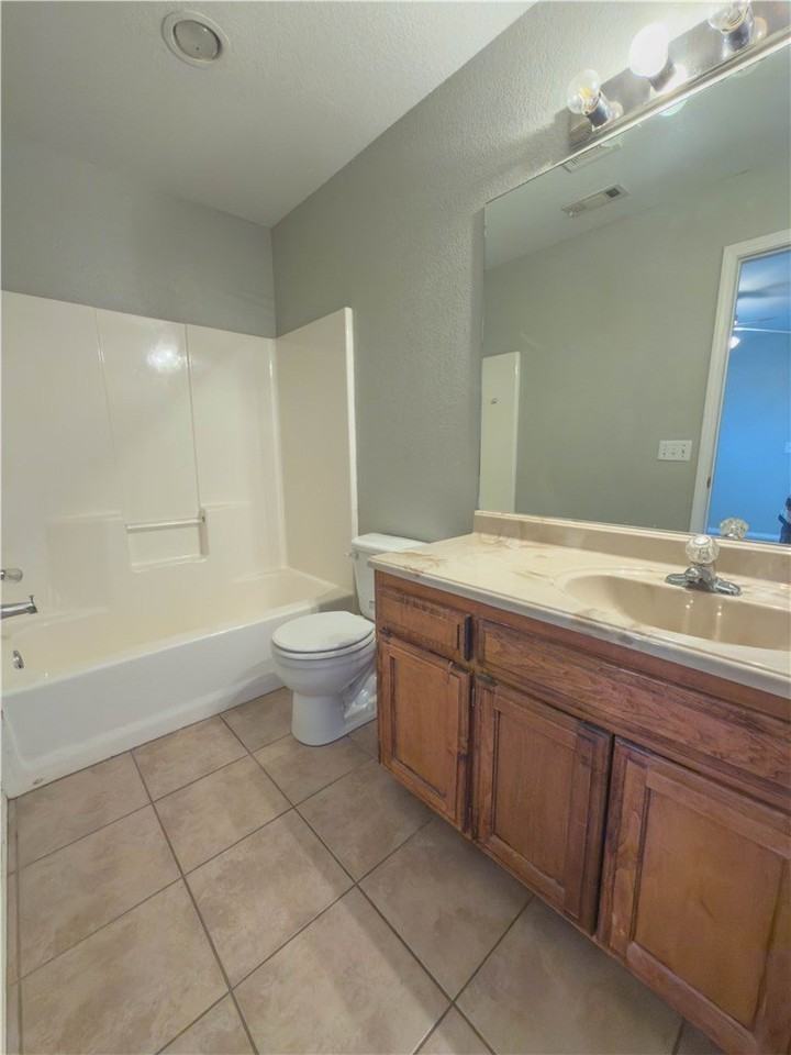 3207 Sw Amberwood Ave #2 - Photo 6 of 11