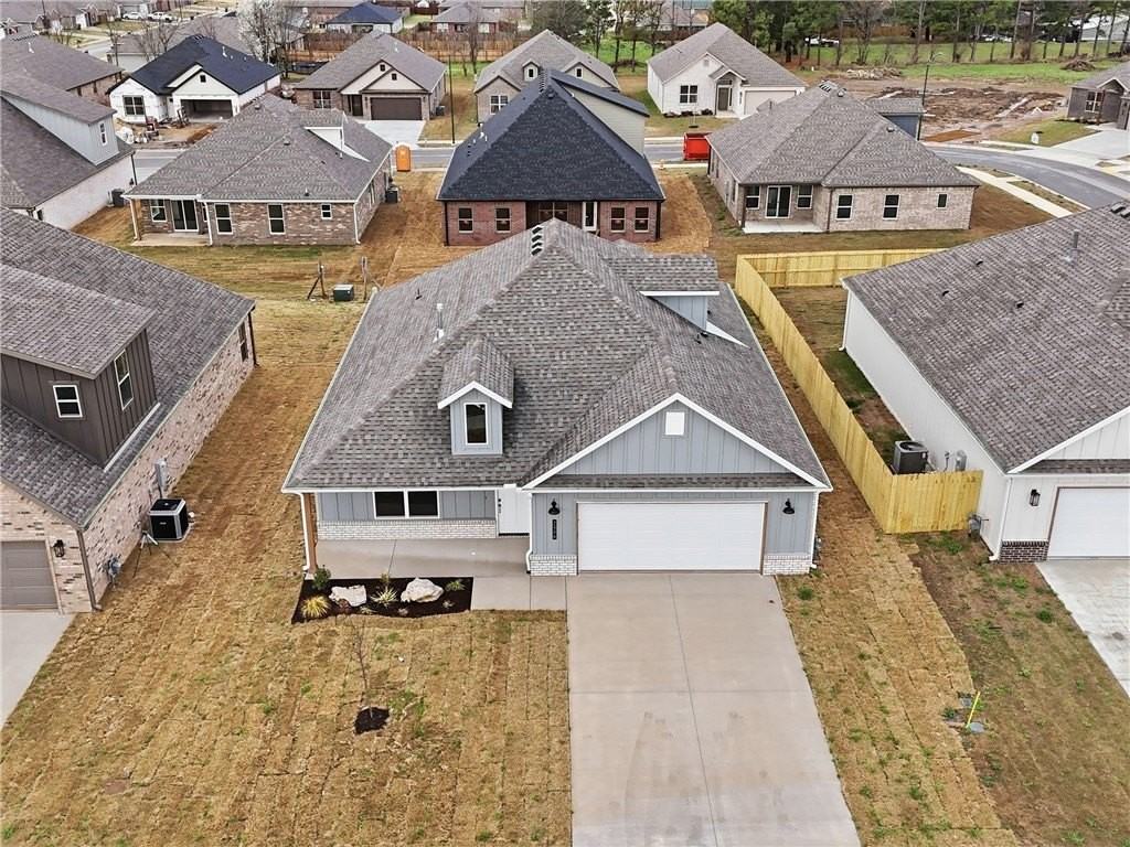 2306 N Presley St - Photo 4 of 30