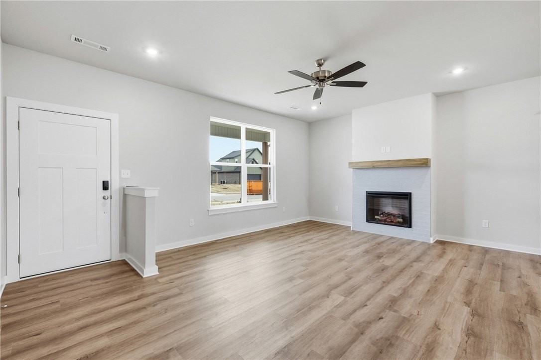 2306 N Presley St - Photo 6 of 30