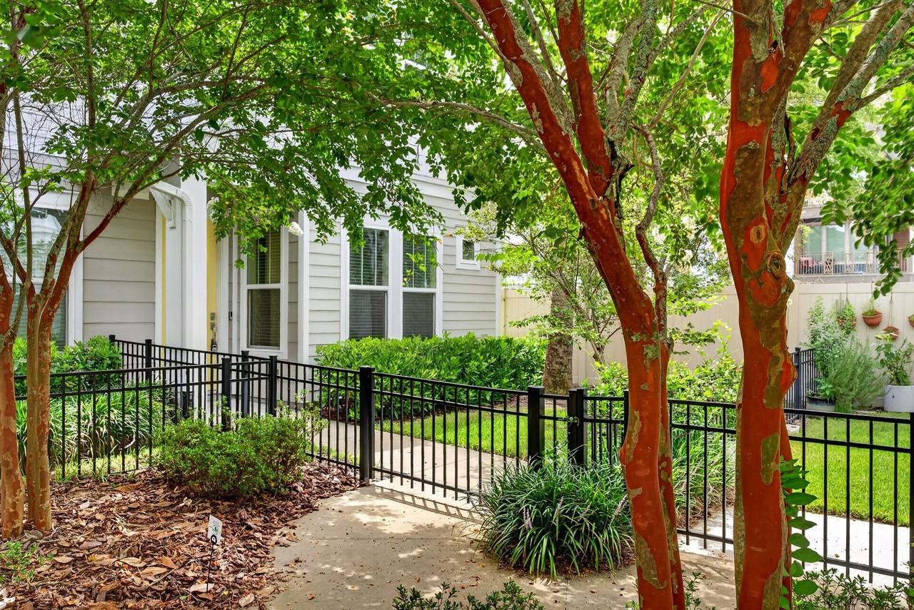 7446 Loggerhead Ct - Photo 2 of 37