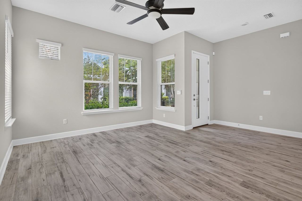 7446 Loggerhead Ct - Photo 7 of 37
