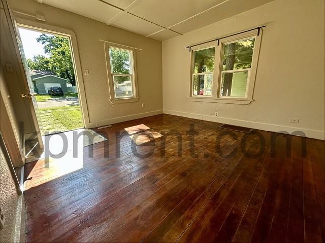 1207 9th St Ne #1 - Photo 3 of 15