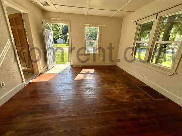 1207 9th St Ne #1 - Photo 4 of 15