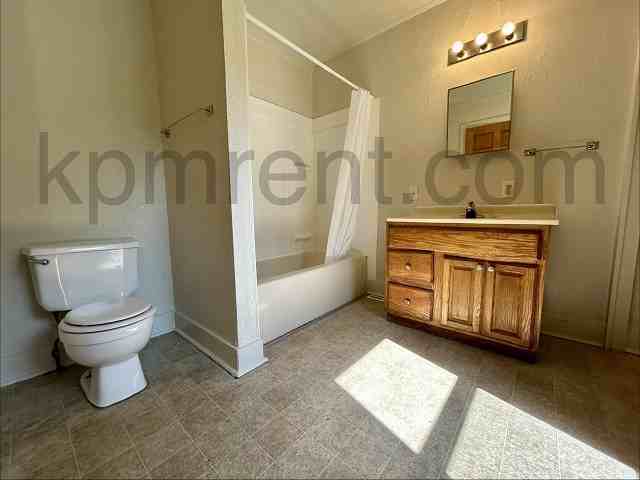 1207 9th St Ne #1 - Photo 7 of 15