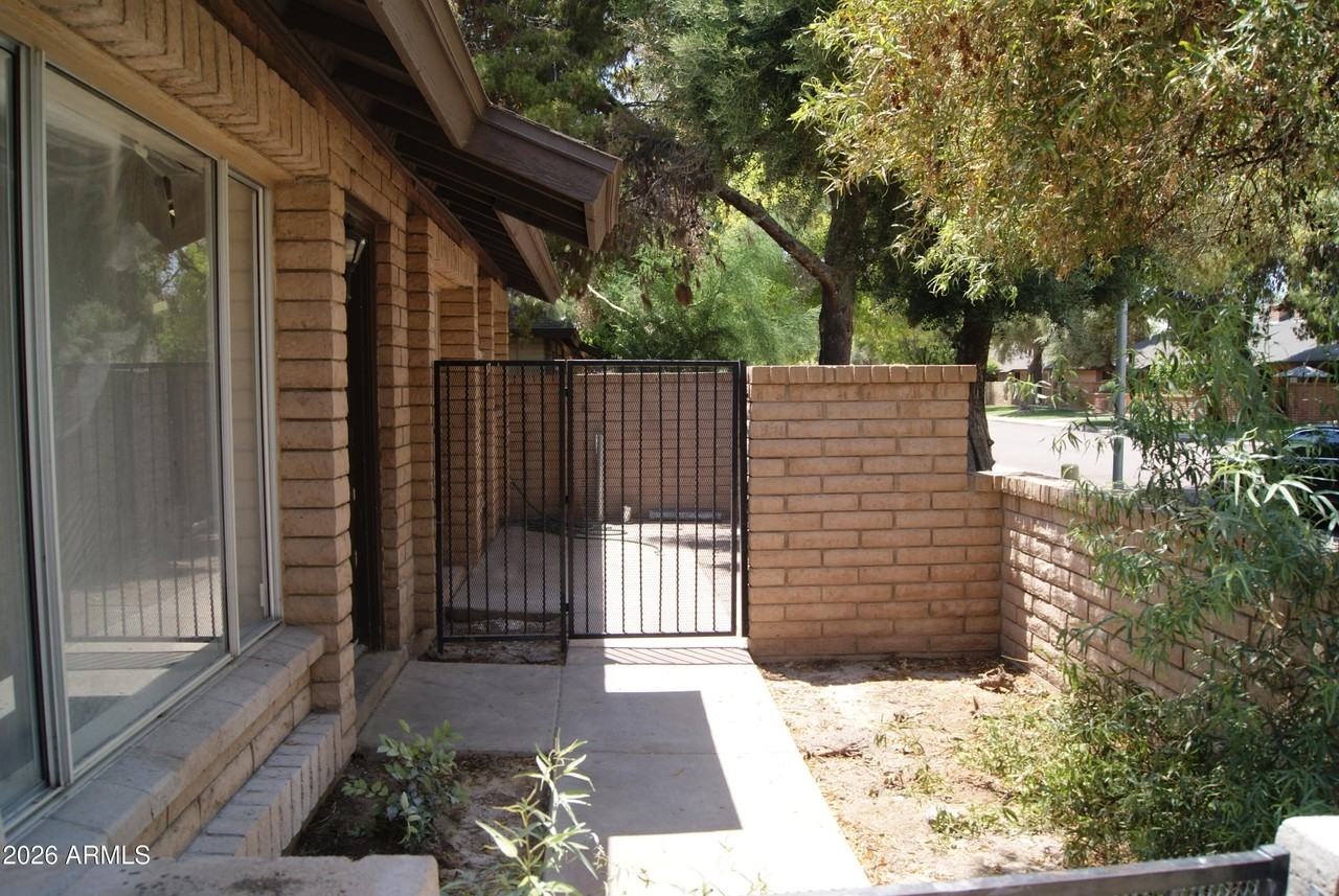 27 W Concorda Dr #101 - Photo 3 of 5