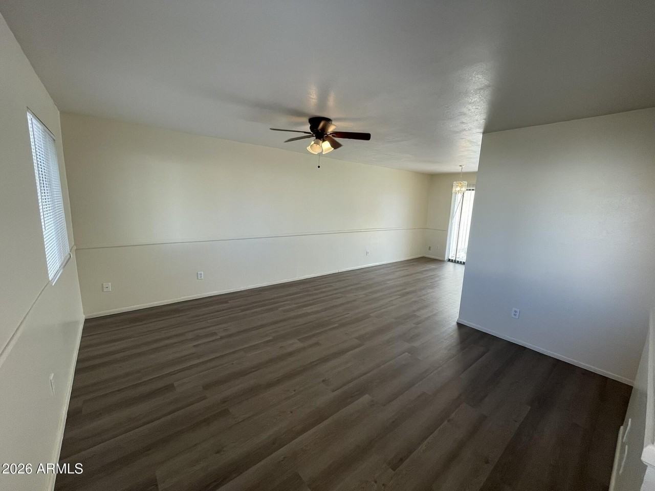 613 N Pioneer Cir - Photo 4 of 16