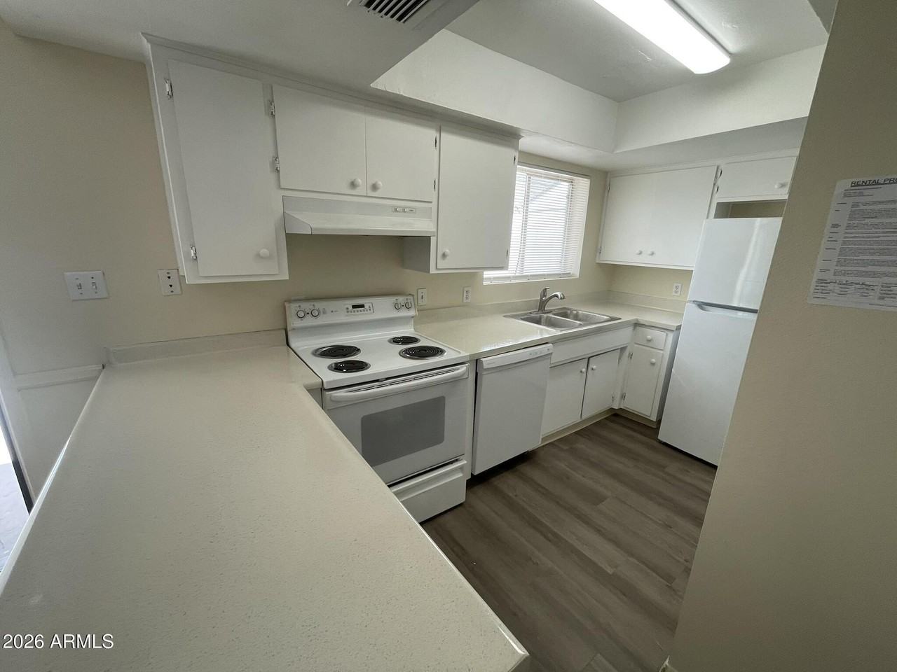613 N Pioneer Cir - Photo 7 of 16