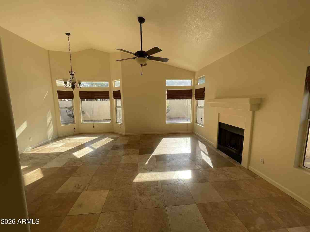 629 S Oak St - Photo 2 of 16