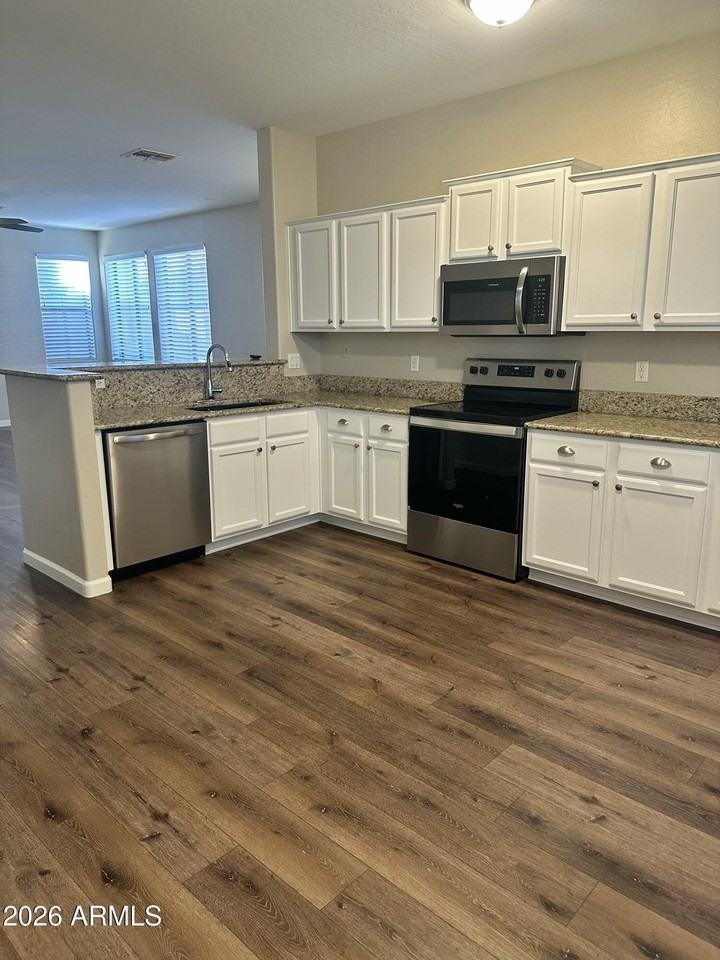 3804 E Flower Ct - Photo 6 of 17
