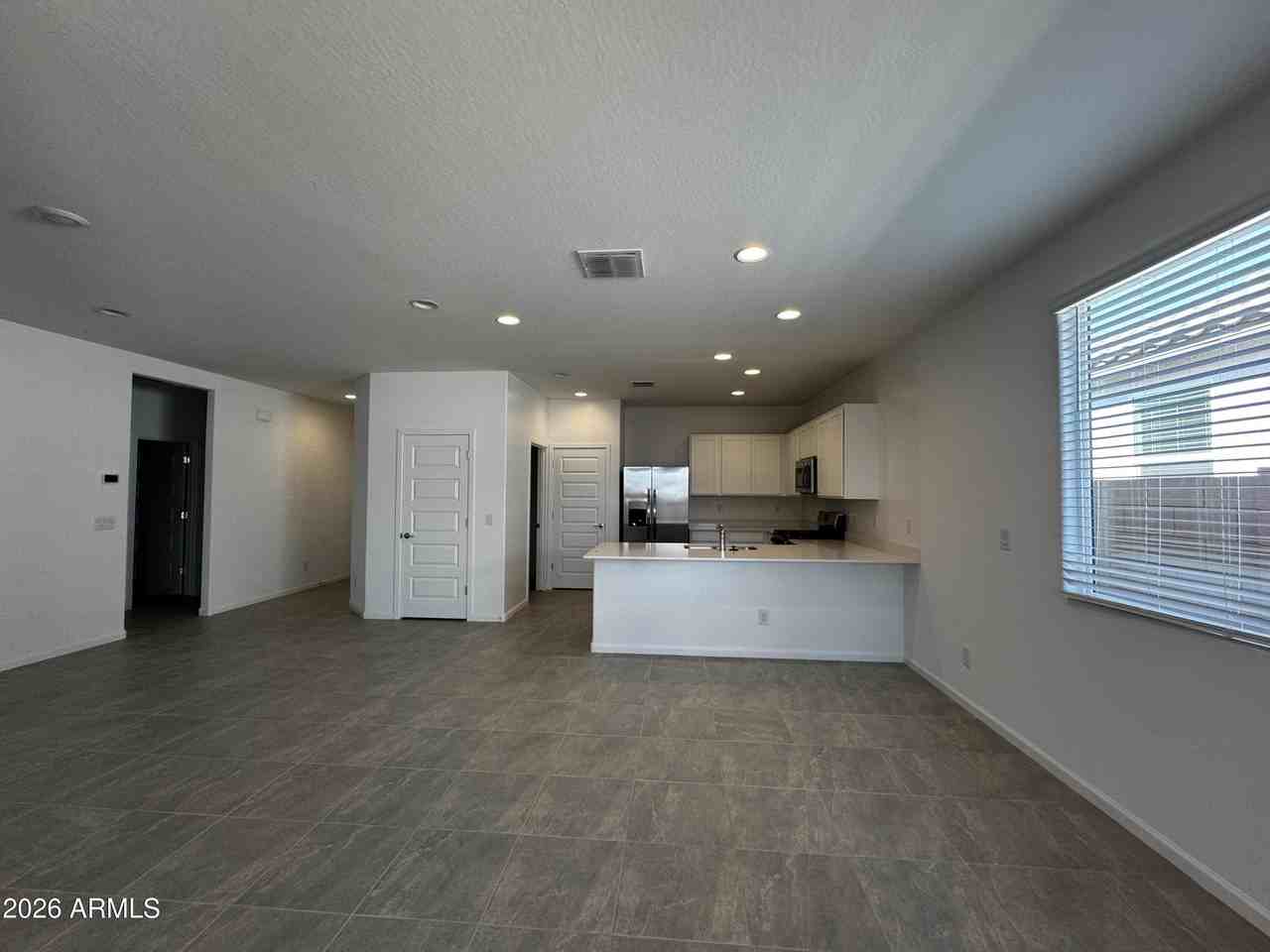9819 W Flower St - Photo 4 of 29