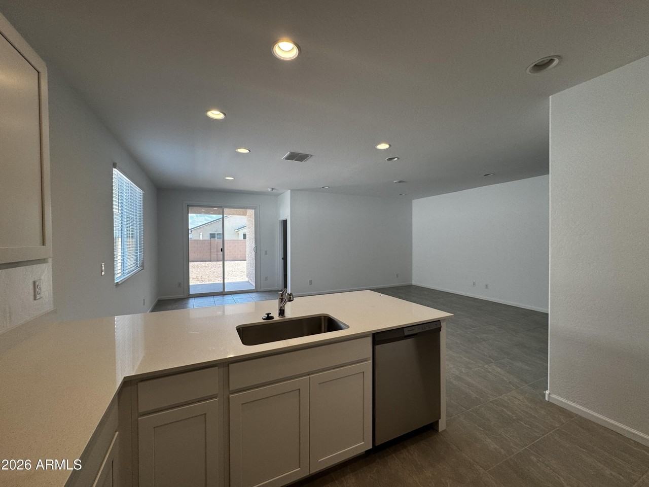 9819 W Flower St - Photo 5 of 29