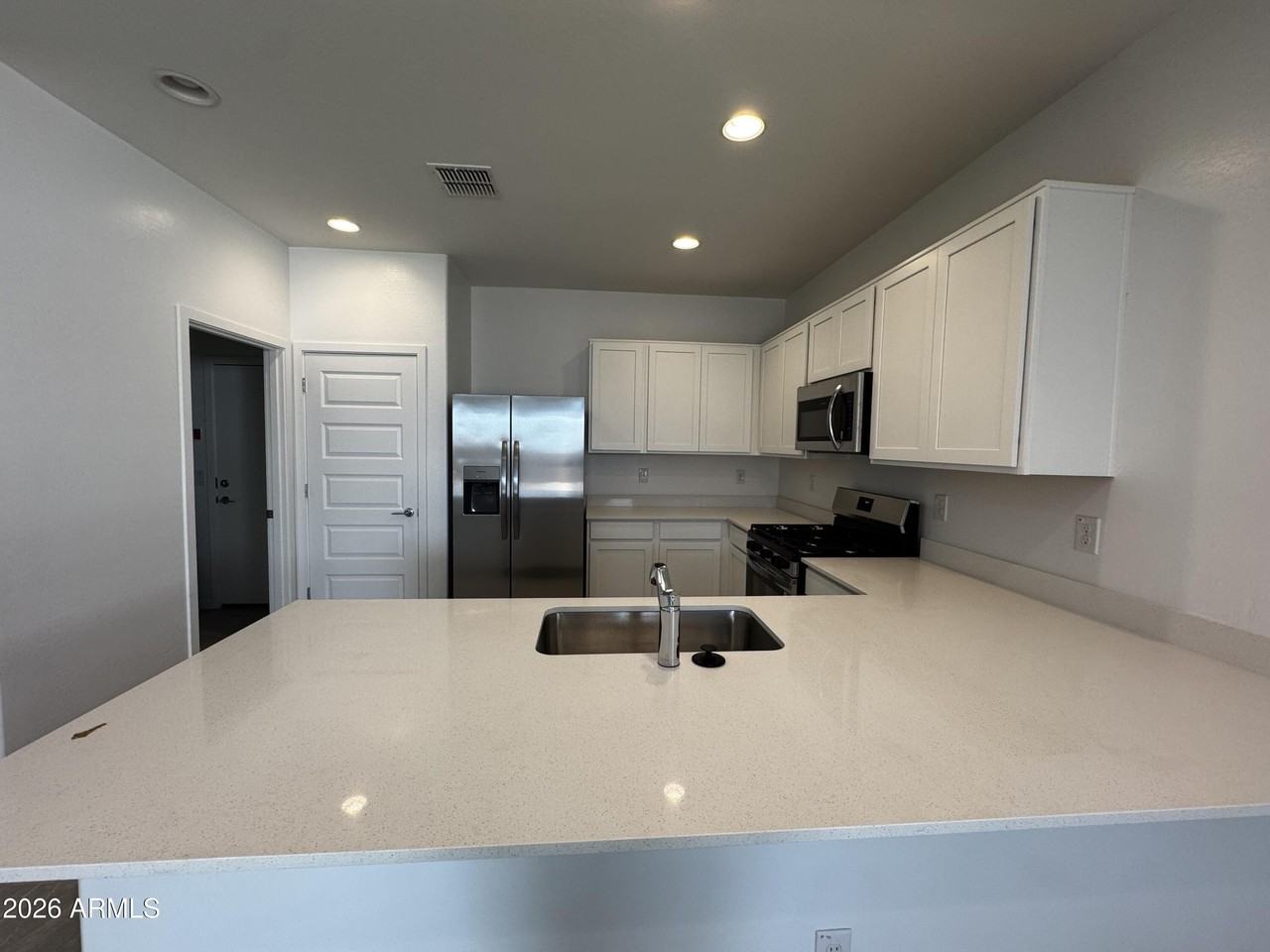 9819 W Flower St - Photo 6 of 29
