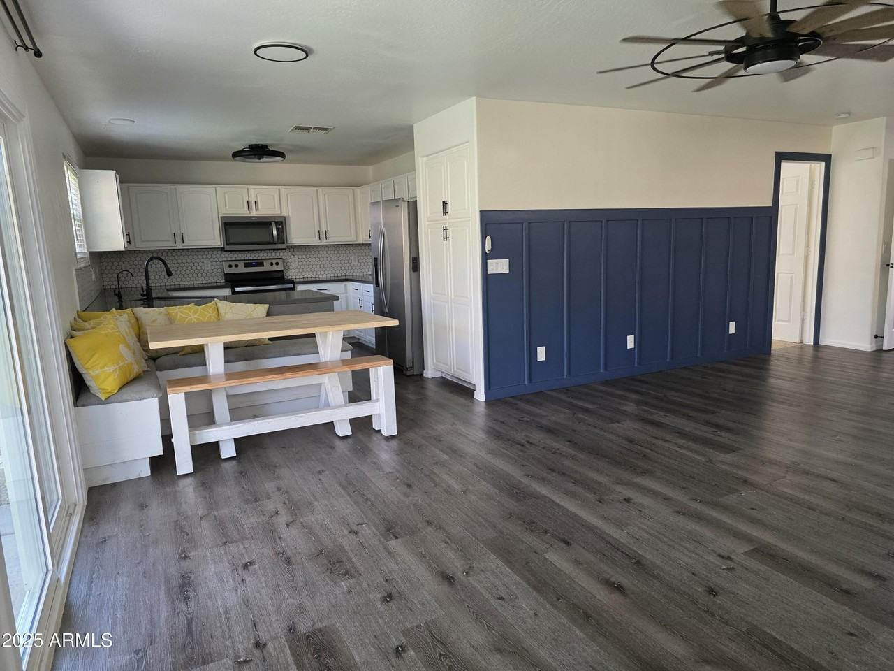 22461 W Woodlands Ave - Photo 7 of 32
