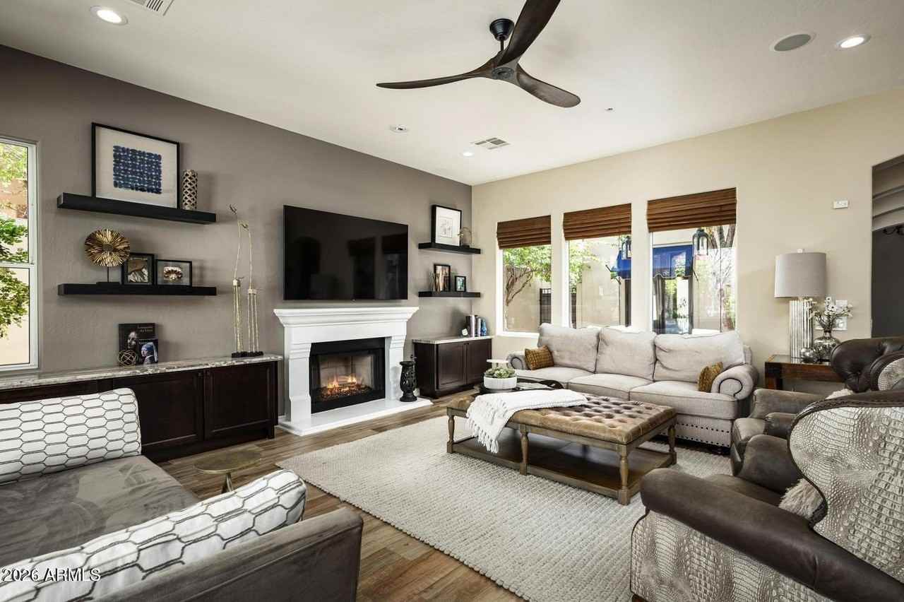 9128 E Mountain Spring Rd - Photo 5 of 24