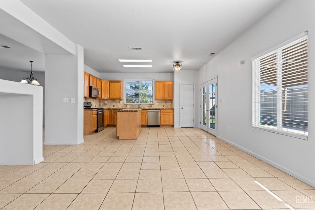 11311 San Miniato Ave - Photo 7 of 20