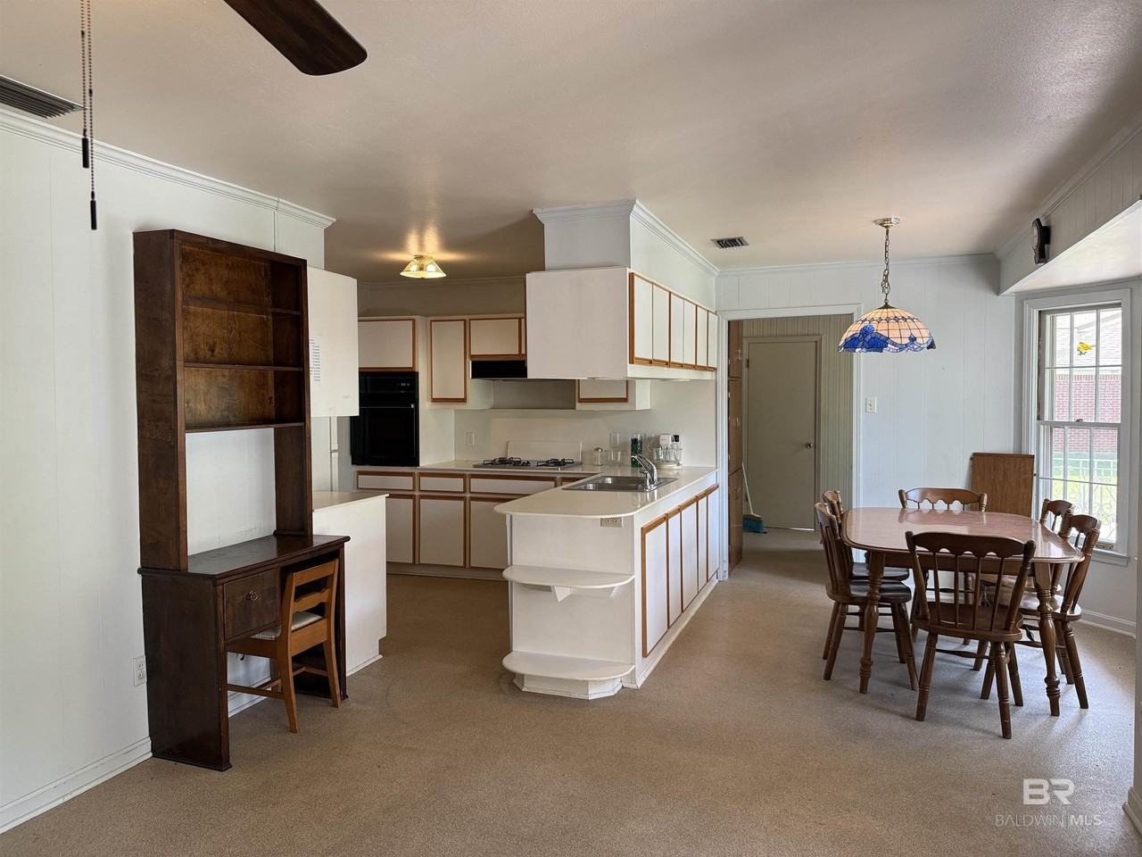 110 Patrician Dr - Photo 3 of 30