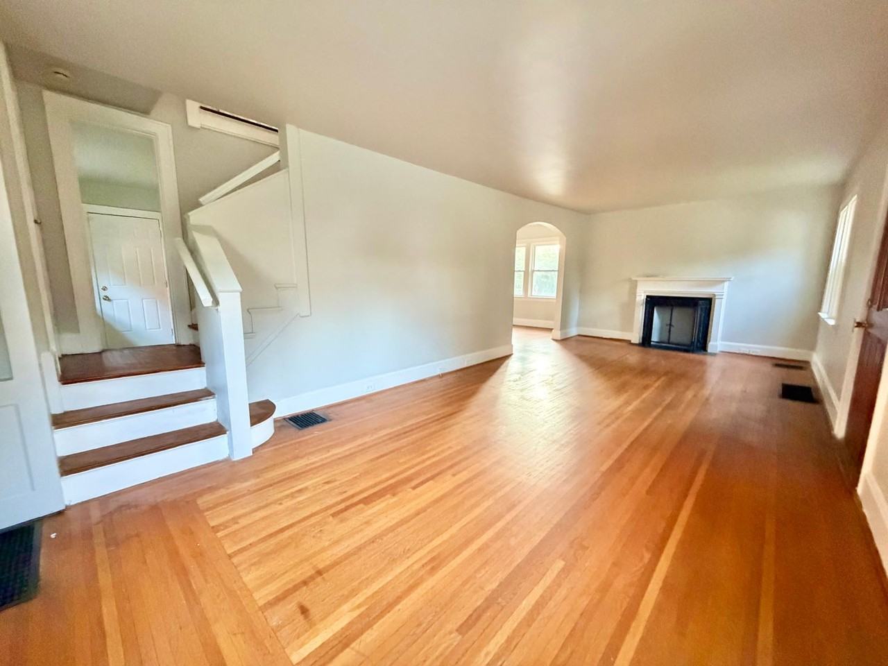 1750 Avonlea Ave - Photo 3 of 11