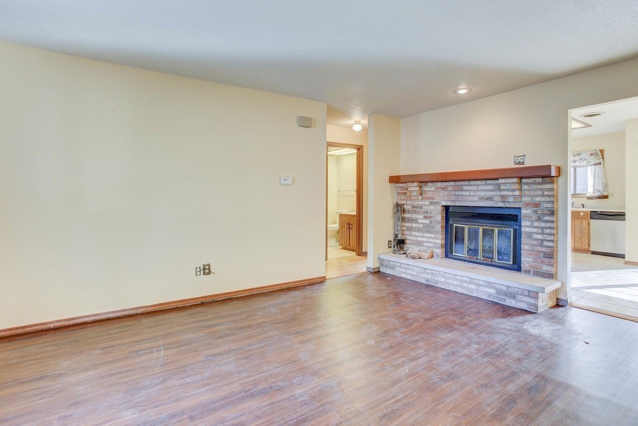 1804 Oliver Dr - Photo 4 of 25