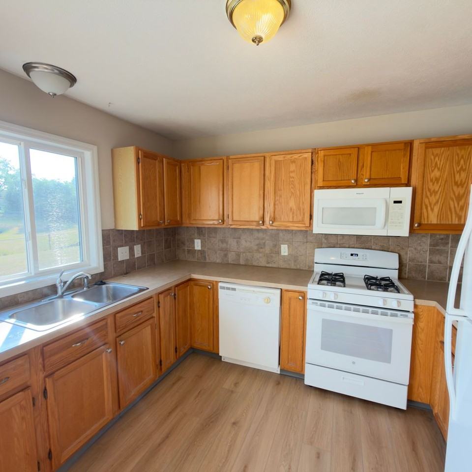 4441 Hillrise Ct Ne - Photo 5 of 19