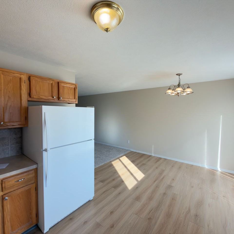4441 Hillrise Ct Ne - Photo 6 of 19