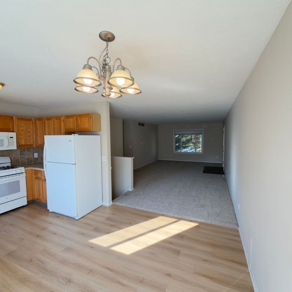 4441 Hillrise Ct Ne - Photo 7 of 19