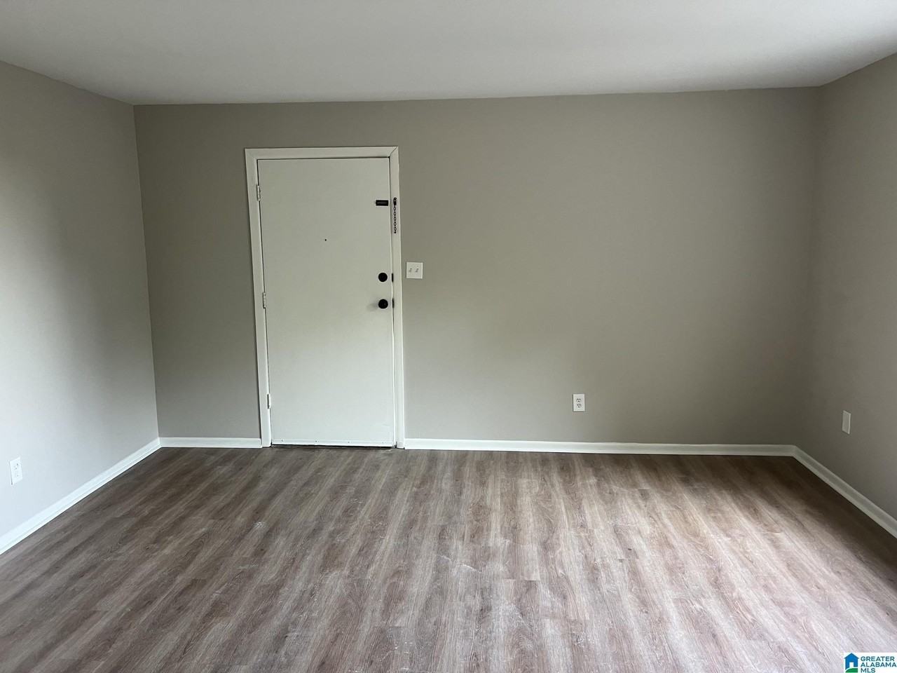 3350 Altamont Rd #E6 - Photo 2 of 9