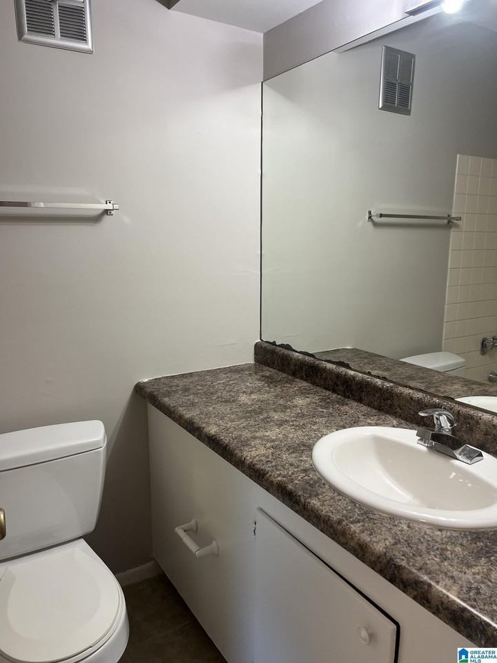3350 Altamont Rd #E6 - Photo 5 of 9