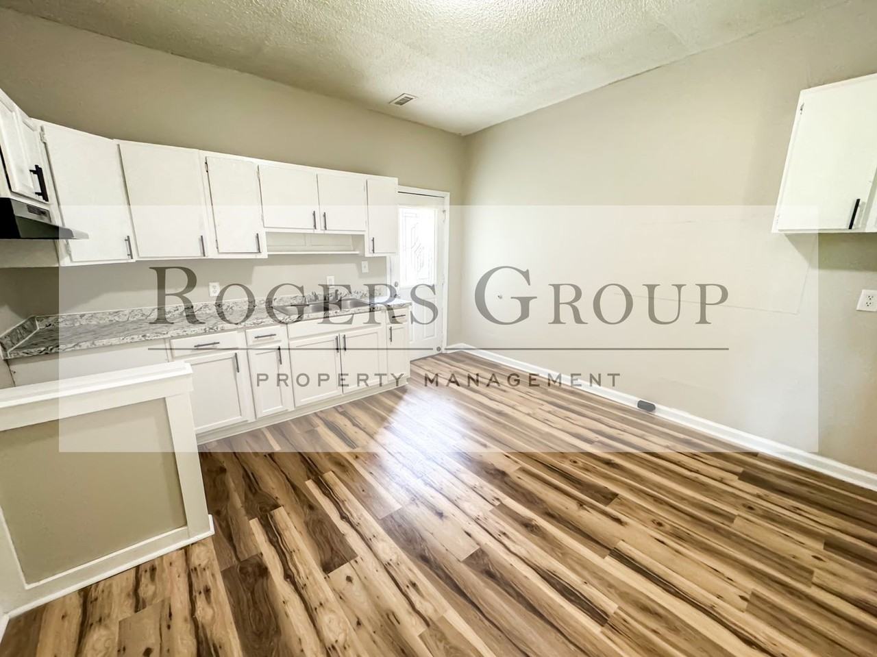 615 Vaughan St - Photo 2 of 8