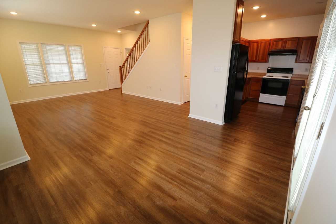 305 S Clifton Ave - Photo 2 of 10