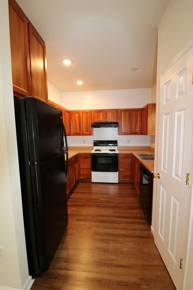 305 S Clifton Ave - Photo 4 of 10