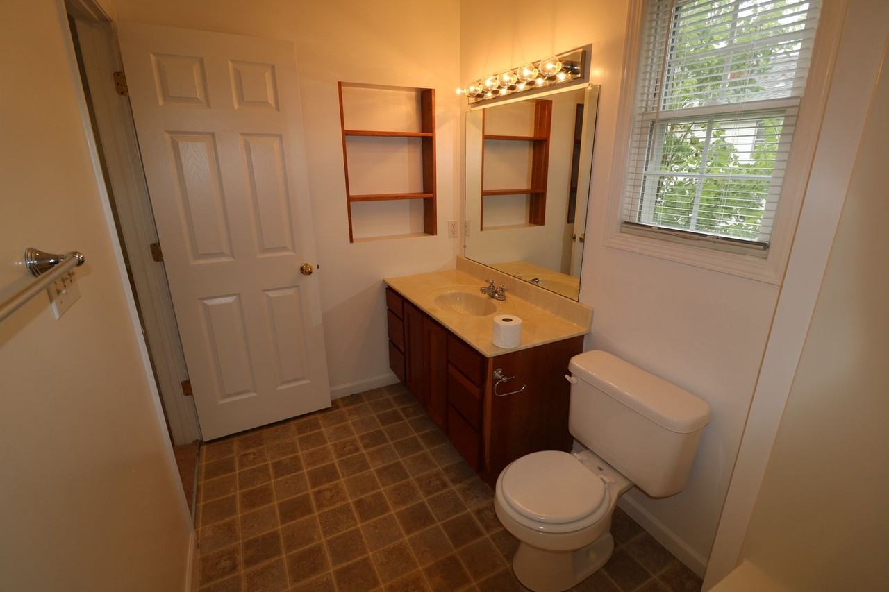 305 S Clifton Ave - Photo 6 of 10