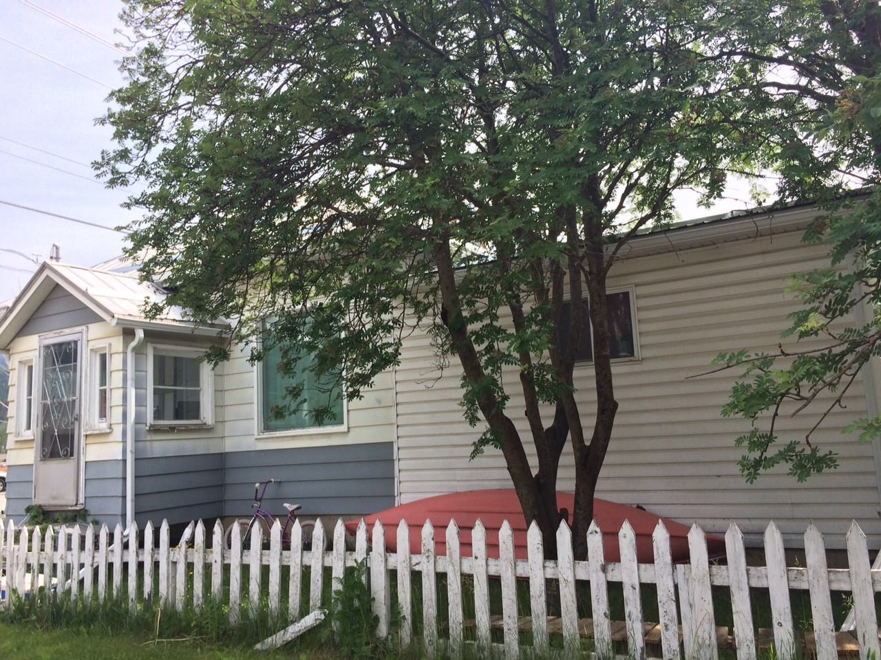 1292 4 Ave - Photo 2 of 2