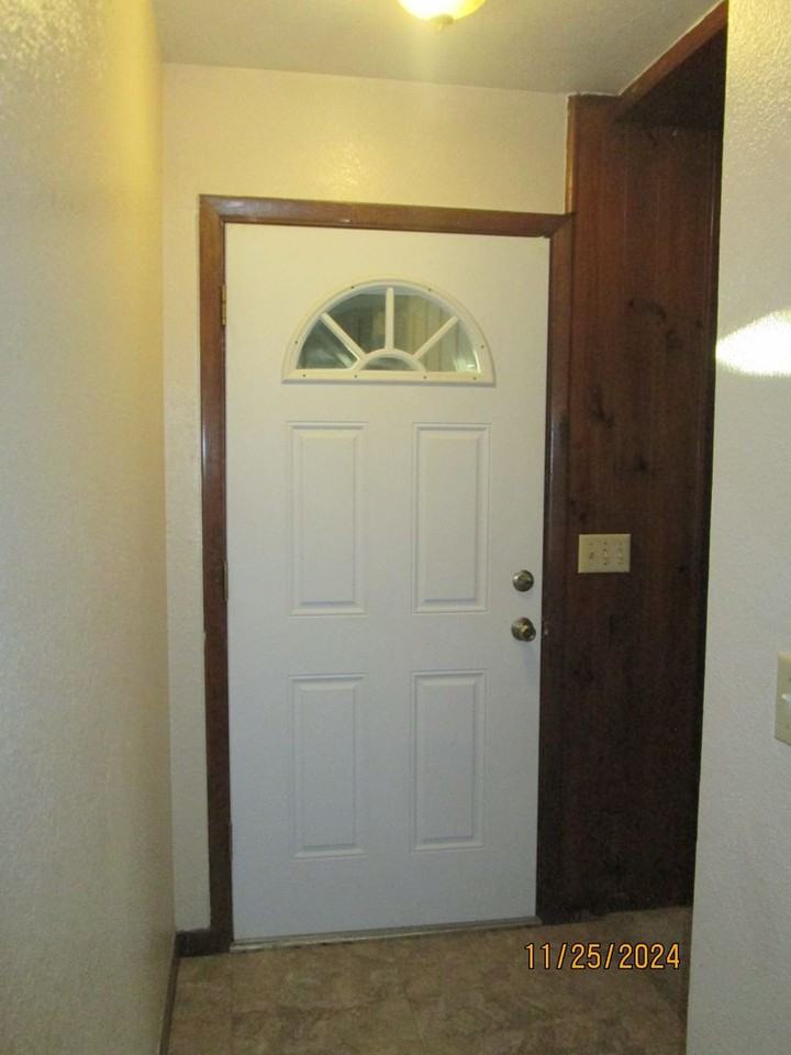 3402 W 10th St - Photo 2 of 12