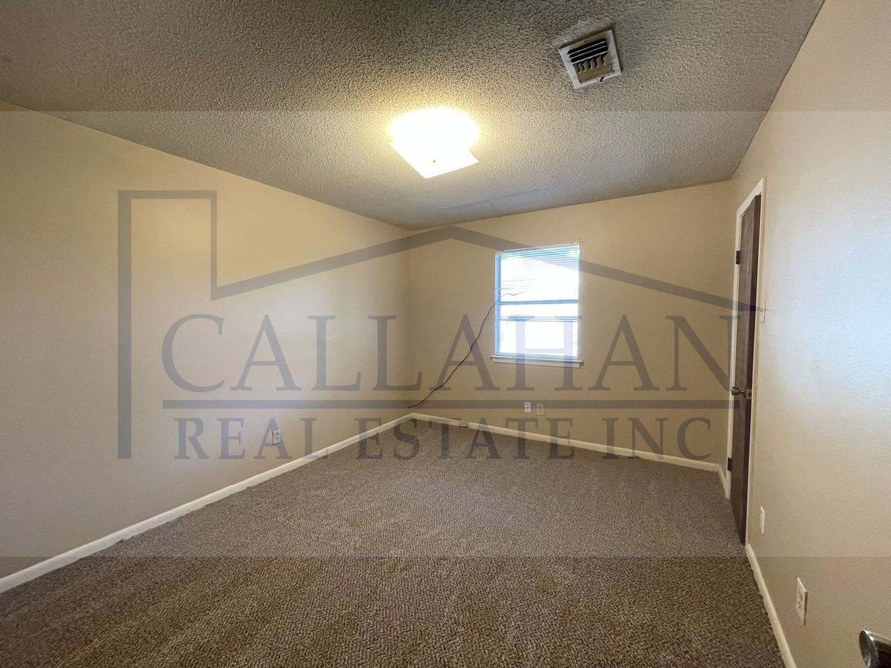 8213 Easy St - Photo 2 of 17