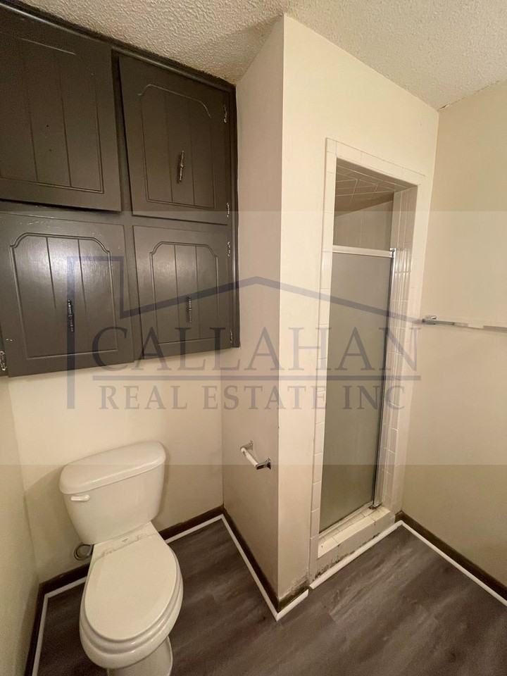 8213 Easy St - Photo 5 of 17