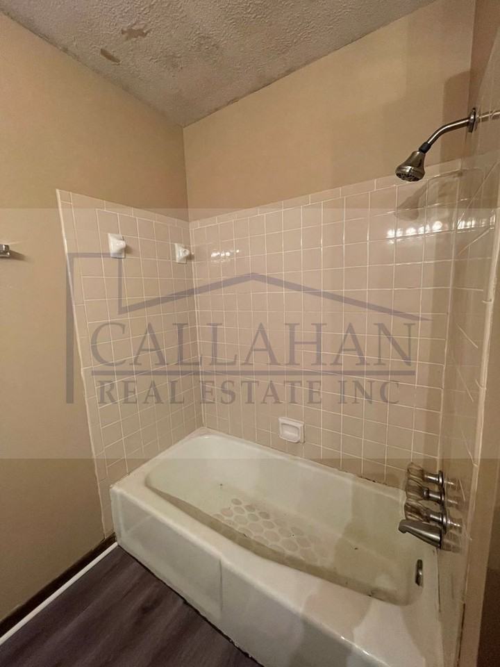 8213 Easy St - Photo 7 of 17