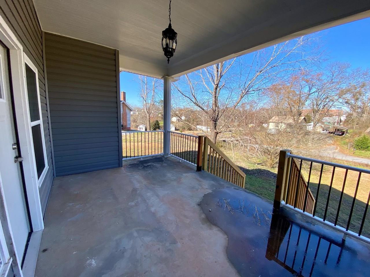 18 Sirrine St - Photo 2 of 37