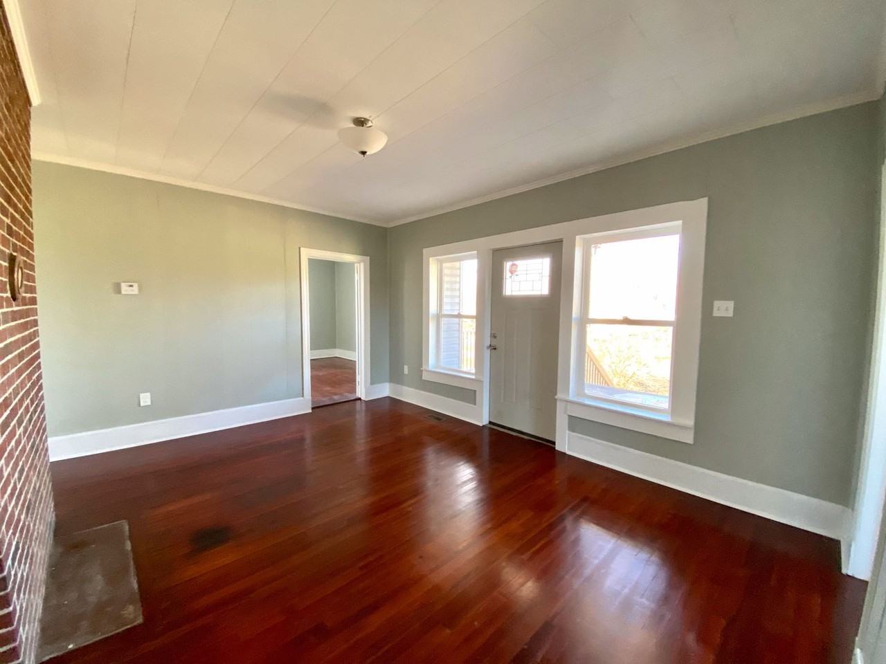 18 Sirrine St - Photo 6 of 37